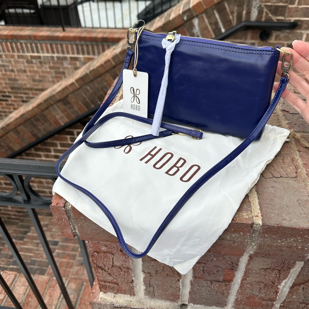 HOBO NWT, Esme Crossbody in Winter Violet color. Leather
